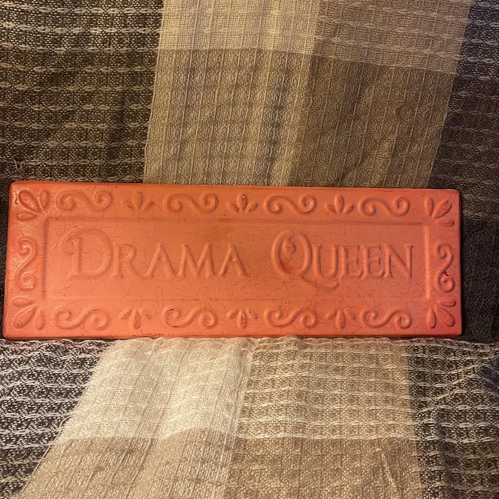 Drama queen Sign & 2 butterflies with hook hangers-new with tags